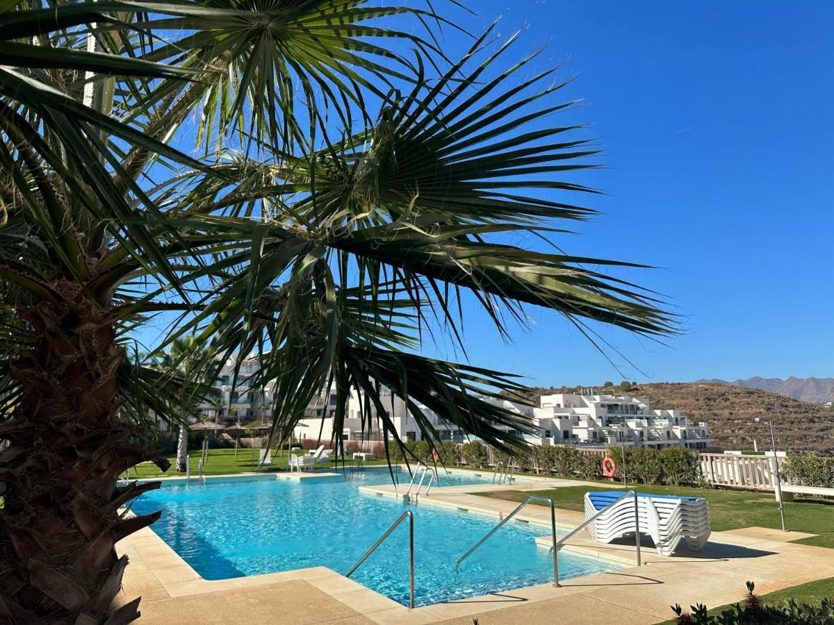2-Bedroom-Apartment With A Terrace, Pool, Gym Málaga Exteriör bild