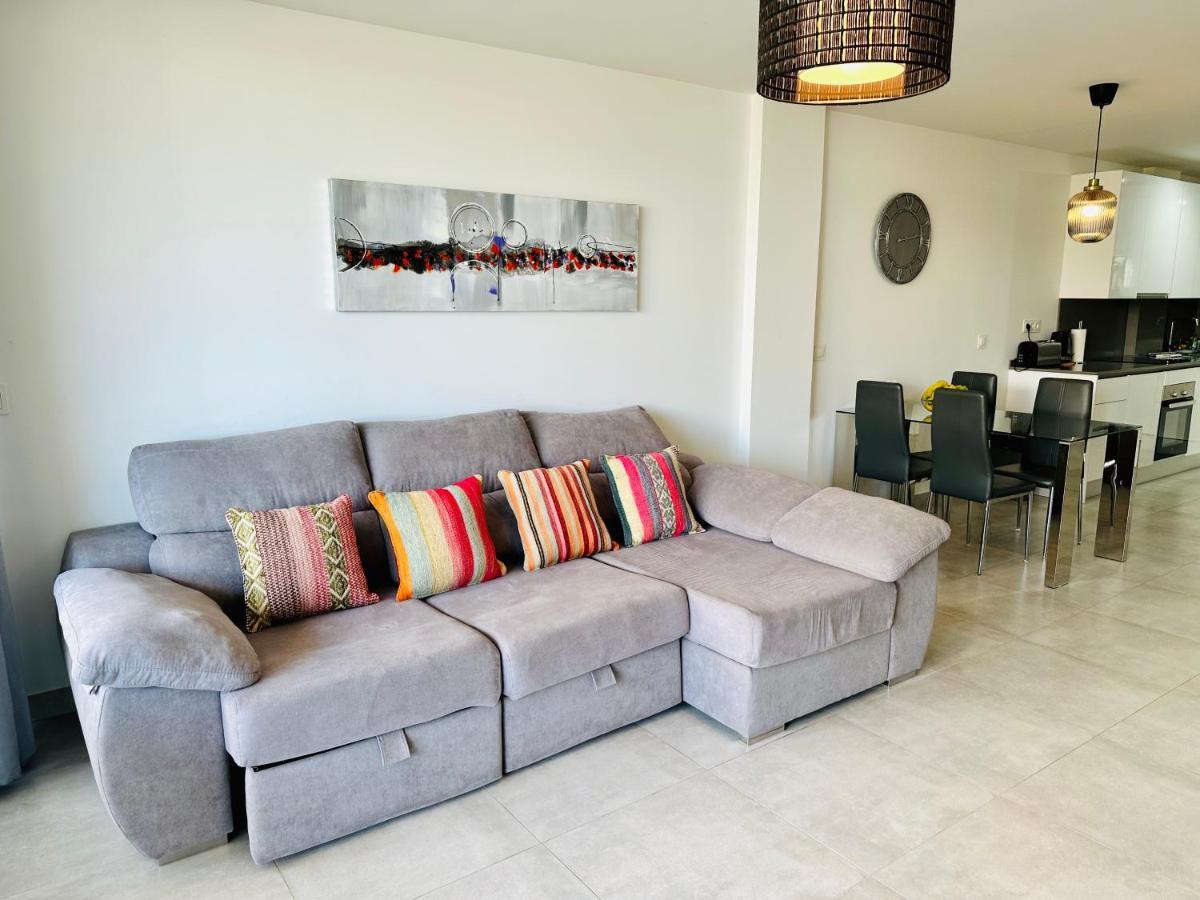 2-Bedroom-Apartment With A Terrace, Pool, Gym Málaga Exteriör bild